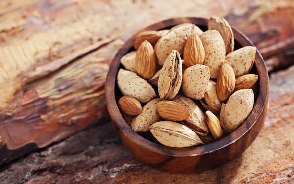 تصویر 3 از خرید بادام درختی پوست دار + قیمت فروش استثنایی